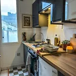 Chic Entre Histoire Et Modernite * Paris