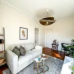 Chic Entre Histoire Et Modernite Paris
