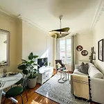 Chic Entre Histoire Et Modernite * Paris