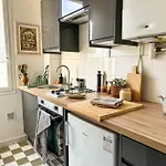 Chic Entre Histoire Et Modernite * باريس